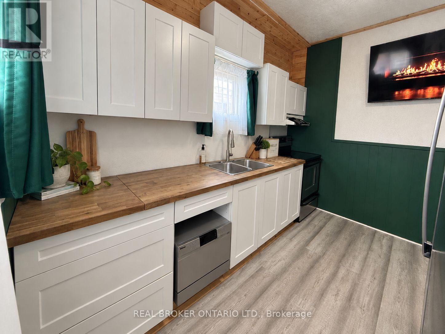 520 FRONT STREET - Image 9