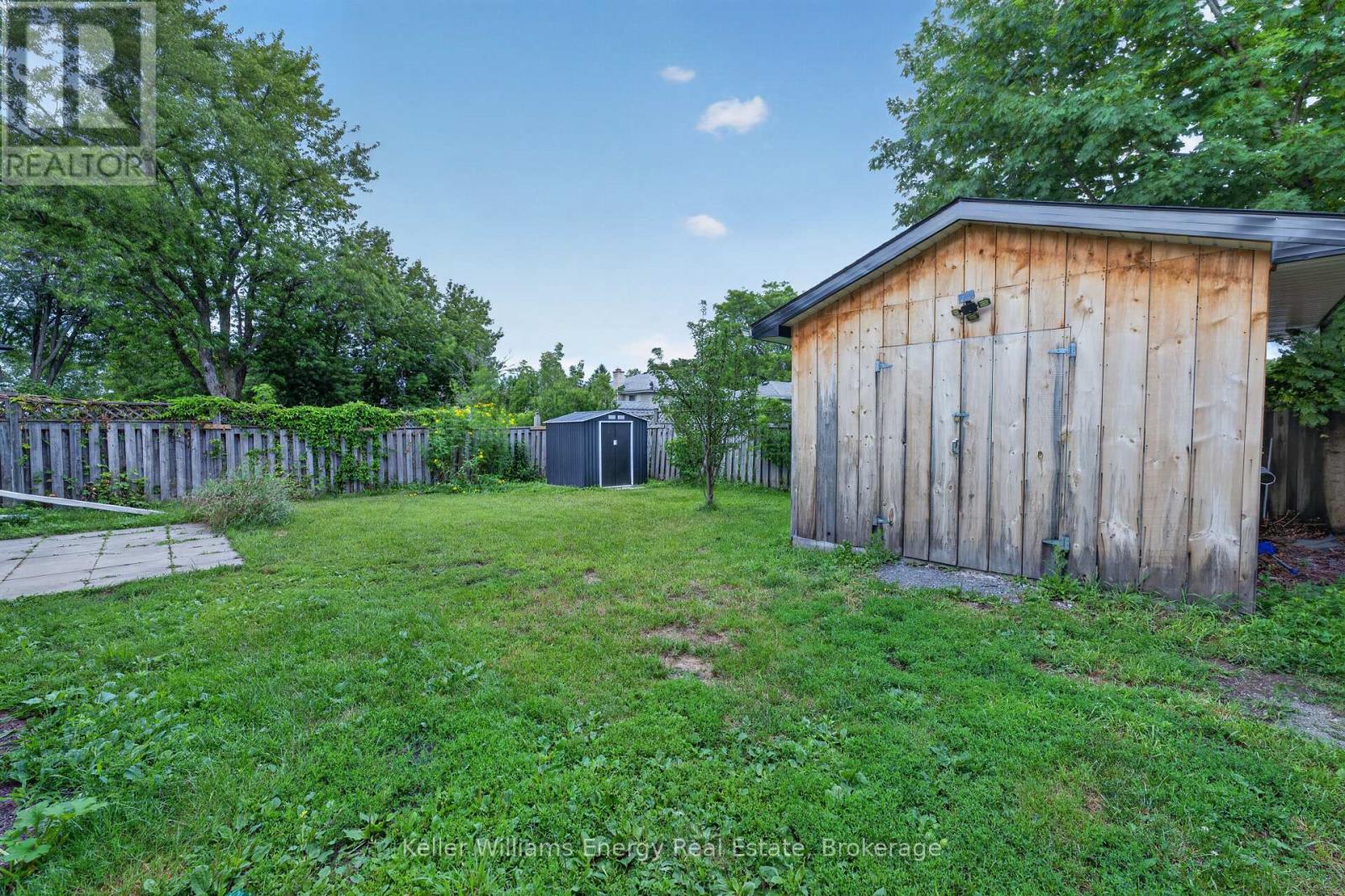 7 GLENARDEN CRESCENT - 42