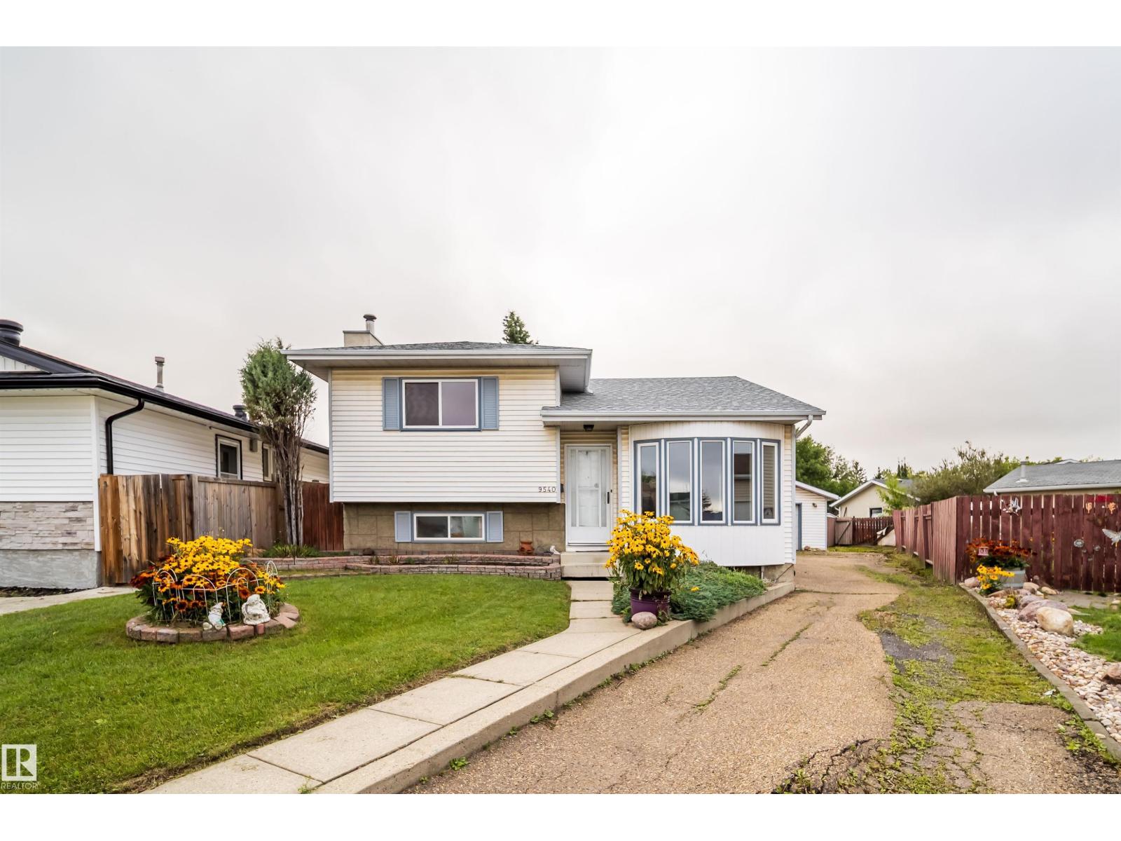 9540 178 AV NW - 8
