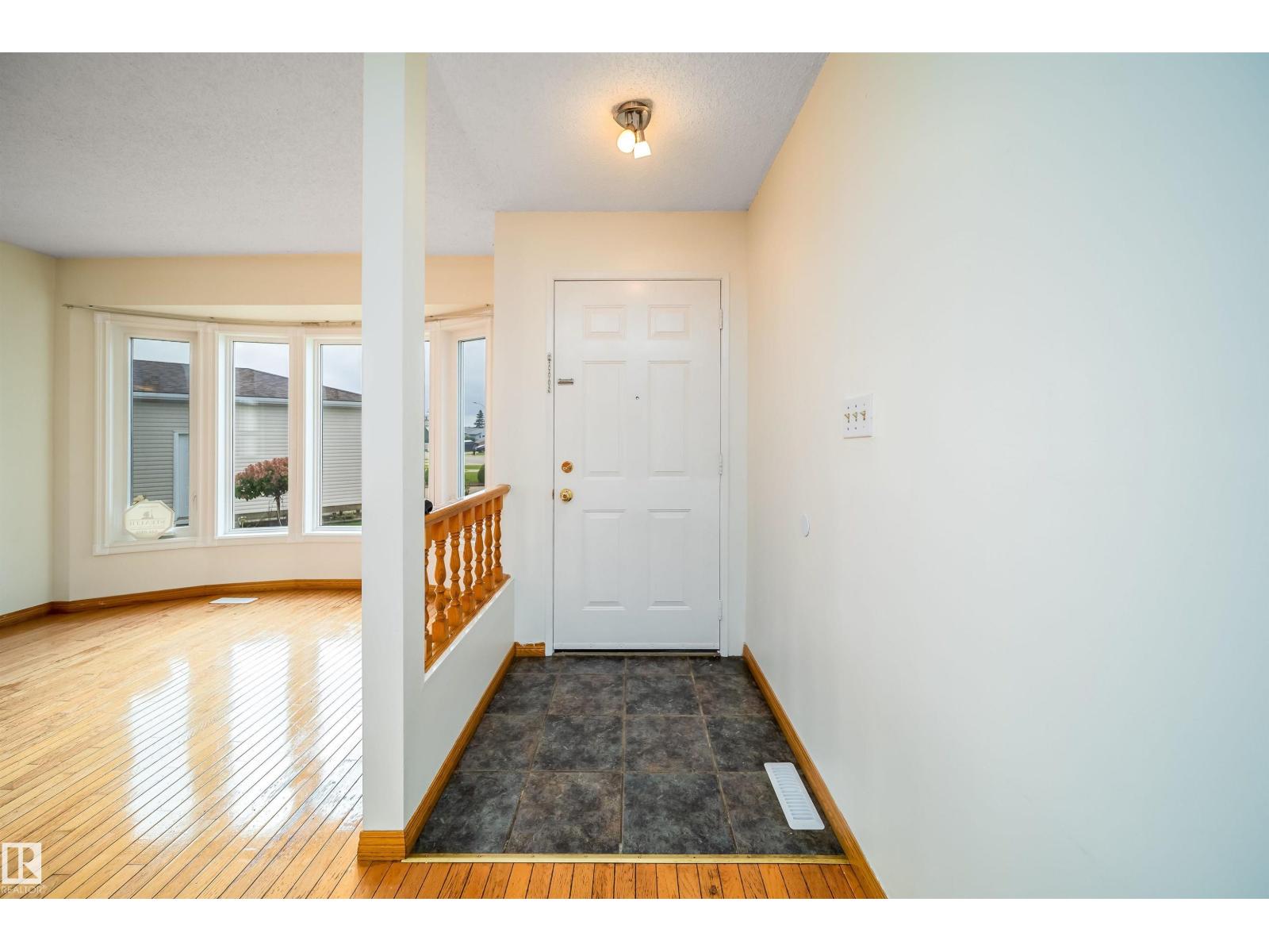 9540 178 AV NW - 24