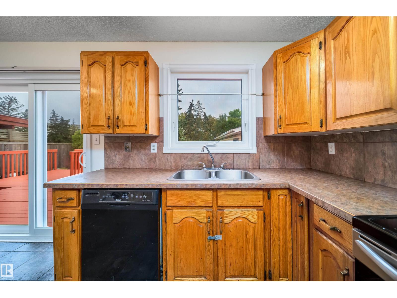 9540 178 AV NW - 33