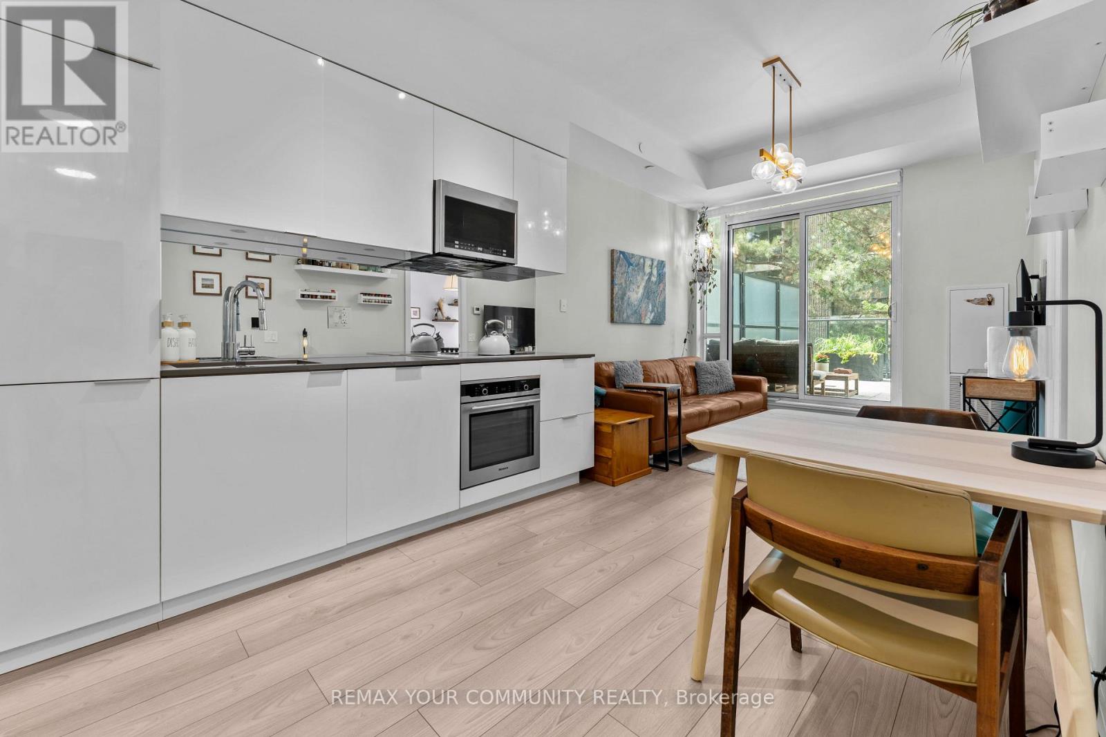 Photo of 201 - 609 AVENUE ROAD