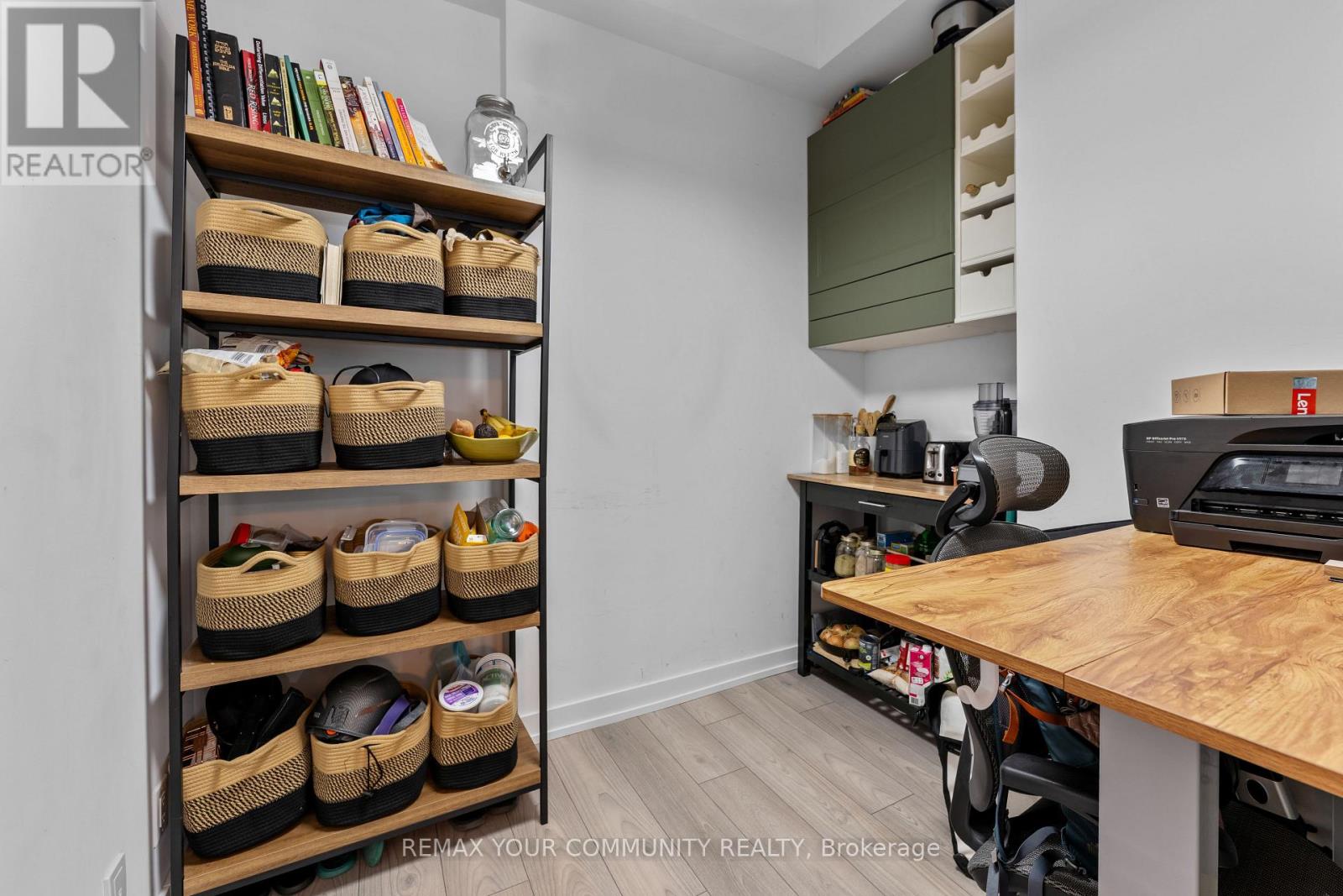 Photo of 201 - 609 AVENUE ROAD