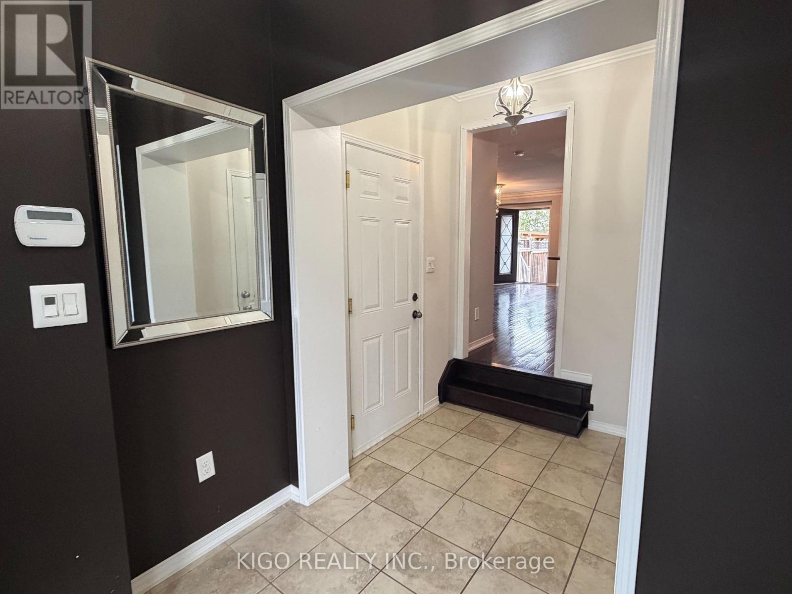 21 SUMMERSIDE AVENUE, Whitby (Taunton North) — photo 3