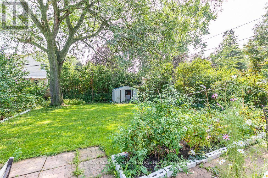 27 INNISMORE CRESCENT - 45