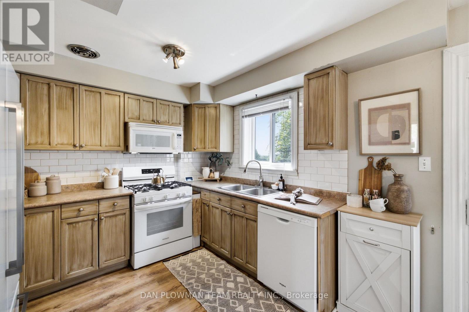 302 VANCOUVER CRESCENT, Oshawa (Vanier) — photo 8