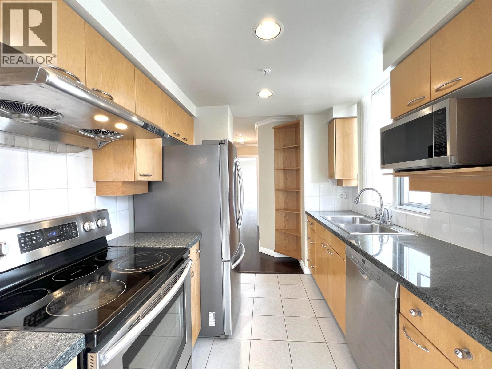 1002 1201 MARINASIDE CRESCENT, Vancouver — photo 9