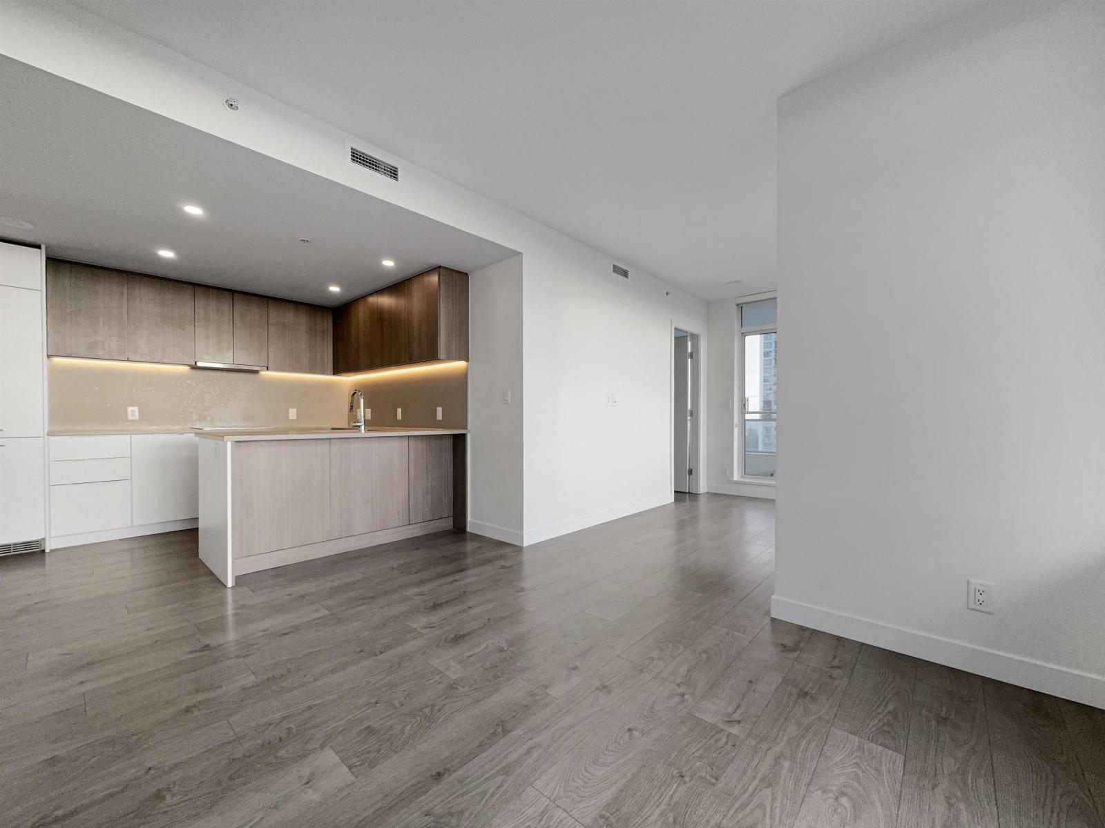 24xx 10480 104 AVENUE, Surrey — photo 4