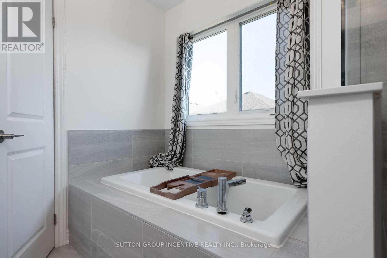 84 SHEPHERD DRIVE - Image 18