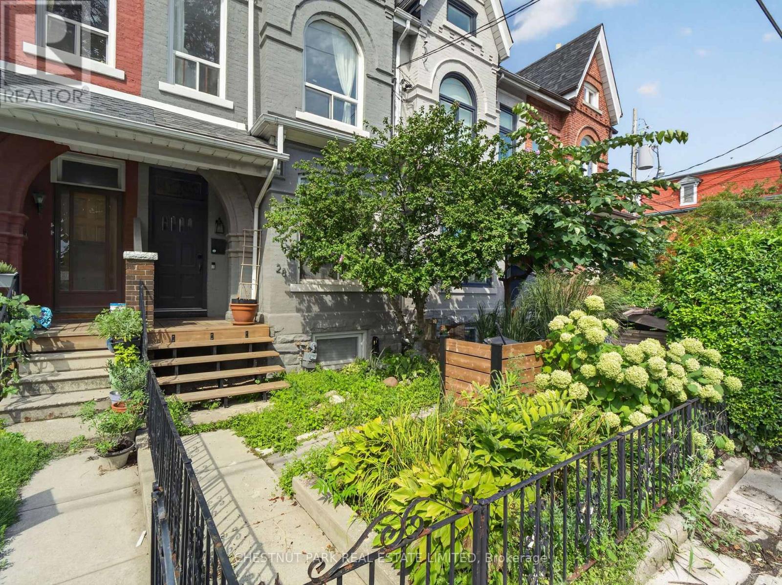 28 ROBINSON STREET - 2