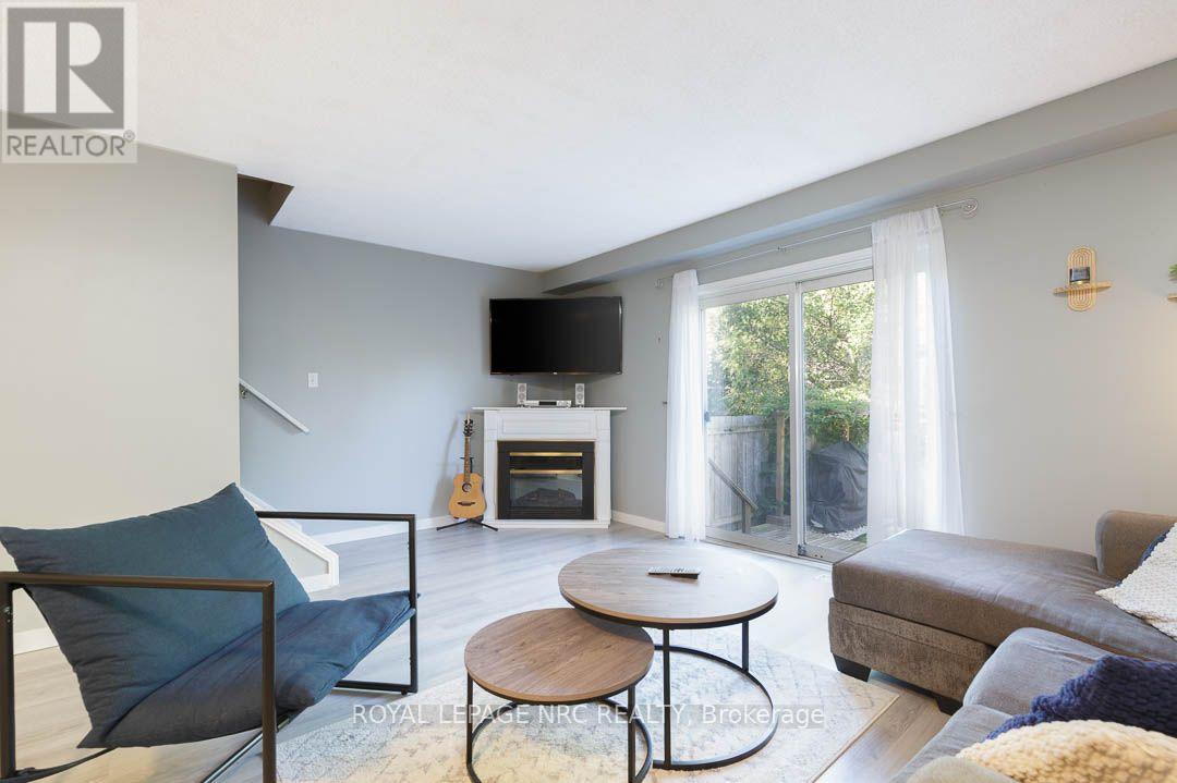 4345 BEVERLEY CRESCENT - 9