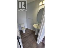 4pc Bathroom - 1207 140 Avenue Nw, Calgary, AB T3P0Y5 Photo 12