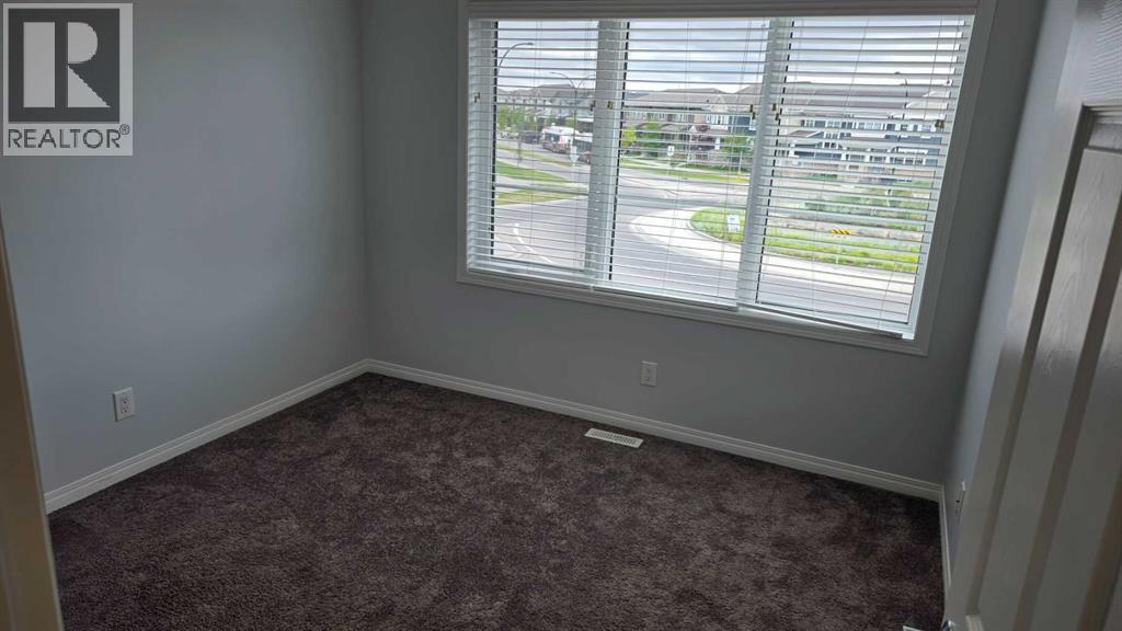 1207 140 Avenue NW - photo 17