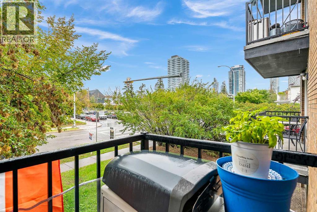 #22 1703 11 Avenue SW - 12