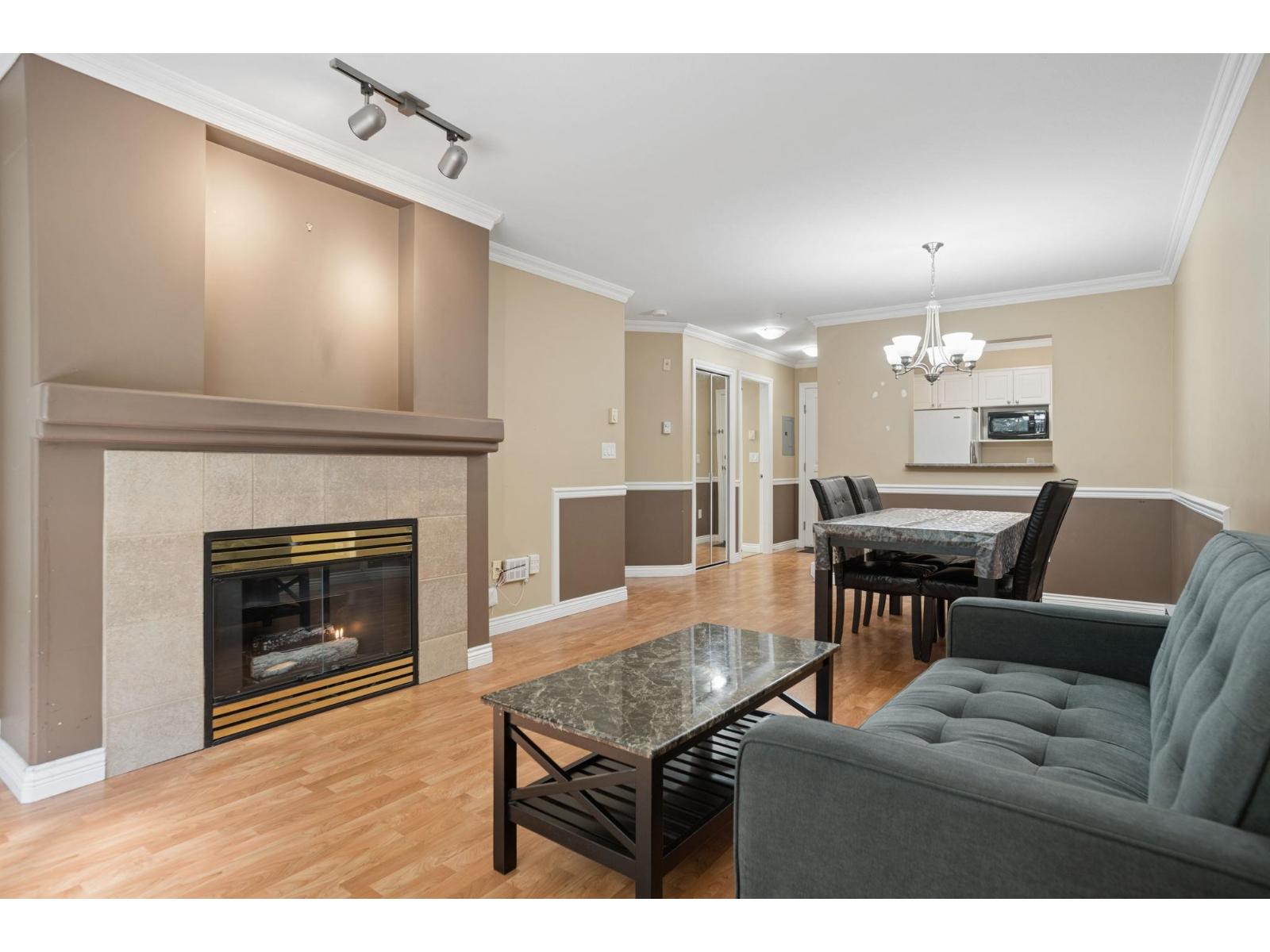 322 9979 140 STREET STREET, Surrey
