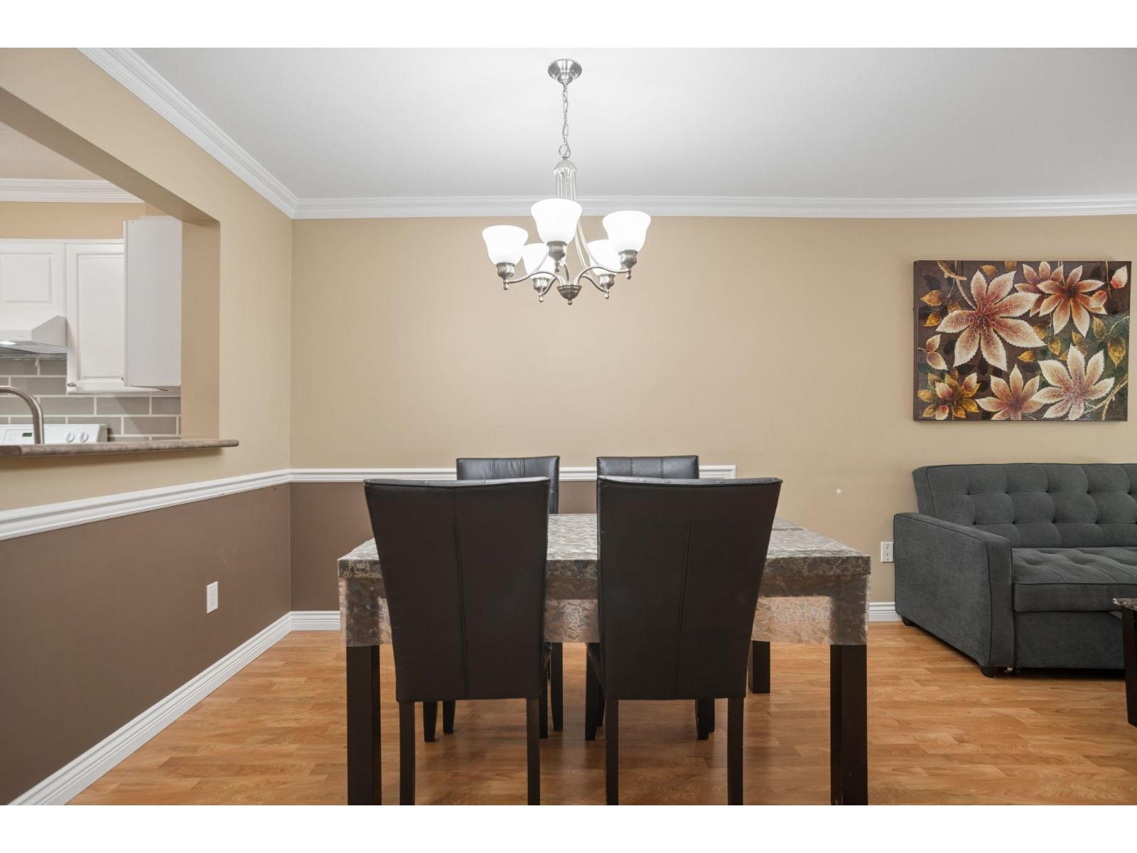 322 9979 140 STREET STREET, Surrey