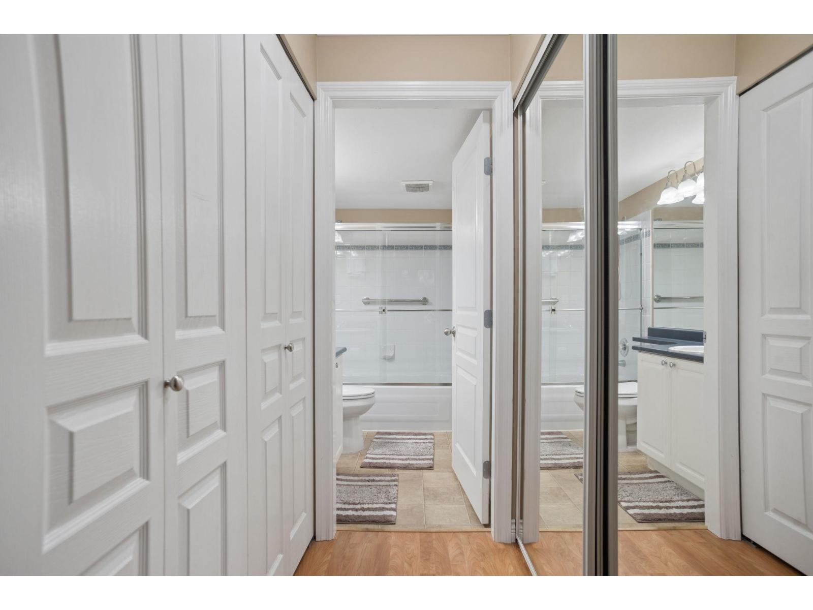 322 9979 140 STREET STREET, Surrey