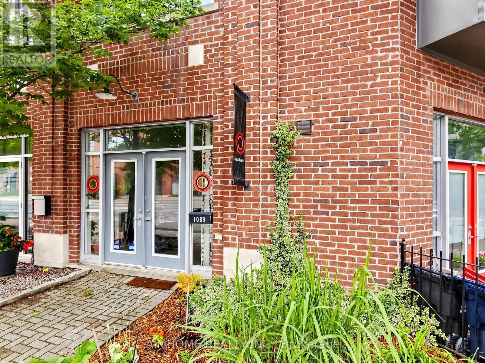 1089 DUNDAS STREET E - 2