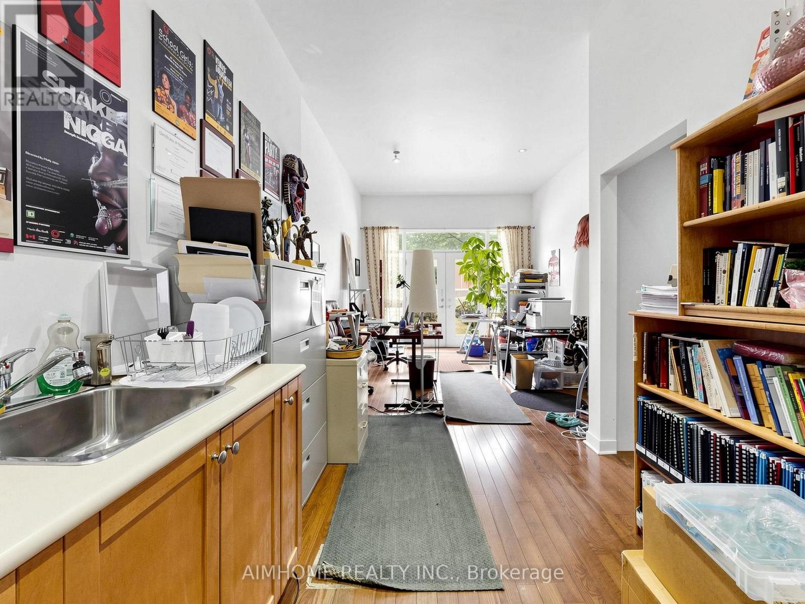 1089 DUNDAS STREET E - 7