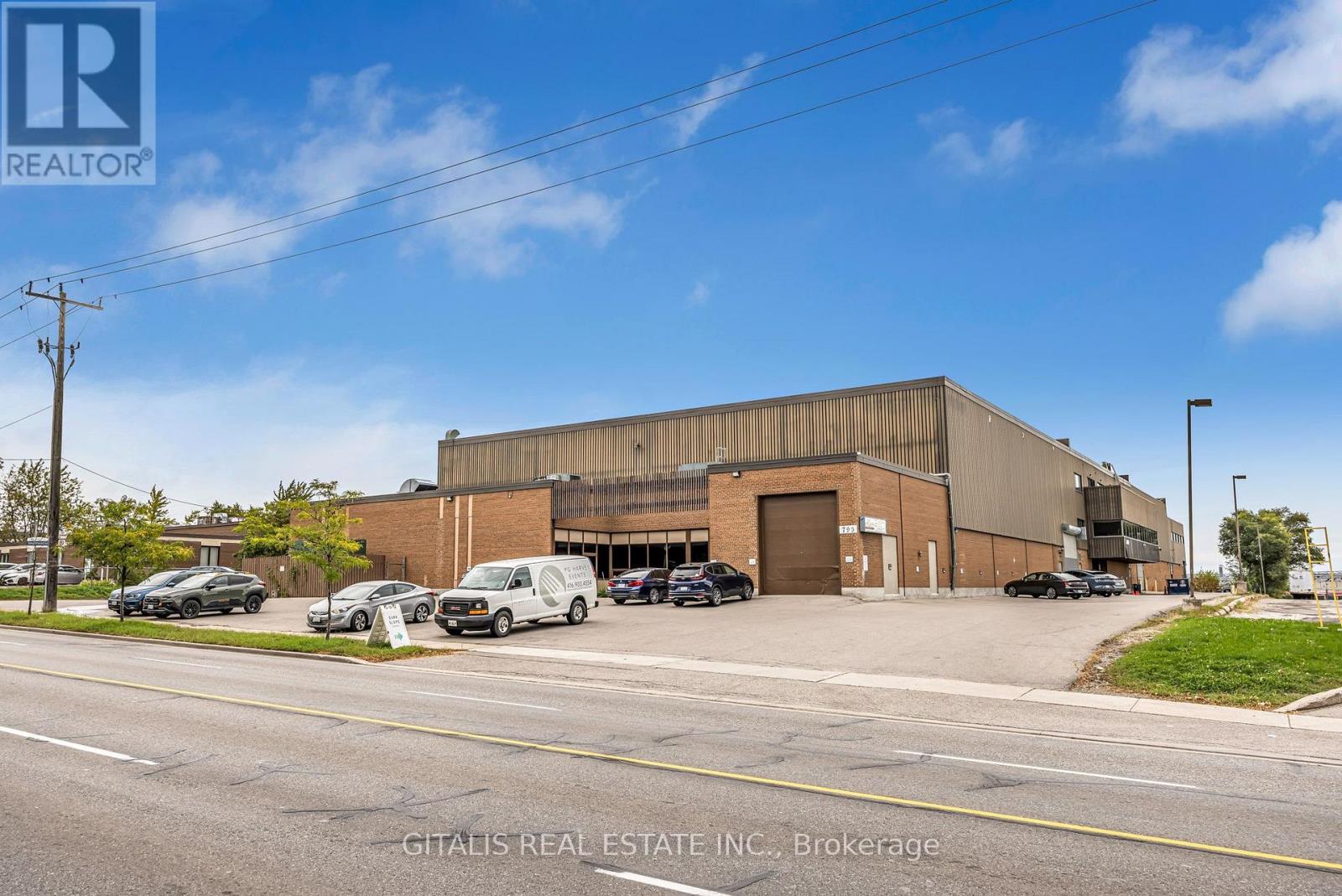 117 - 793 Pharmacy Avenue, Toronto, Clairlea-Birchmount, Toronto (photo 1 of 8)