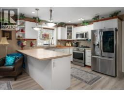 Eating area - 3319 Cook St, Chemainus, BC V0R1K2 Photo 13