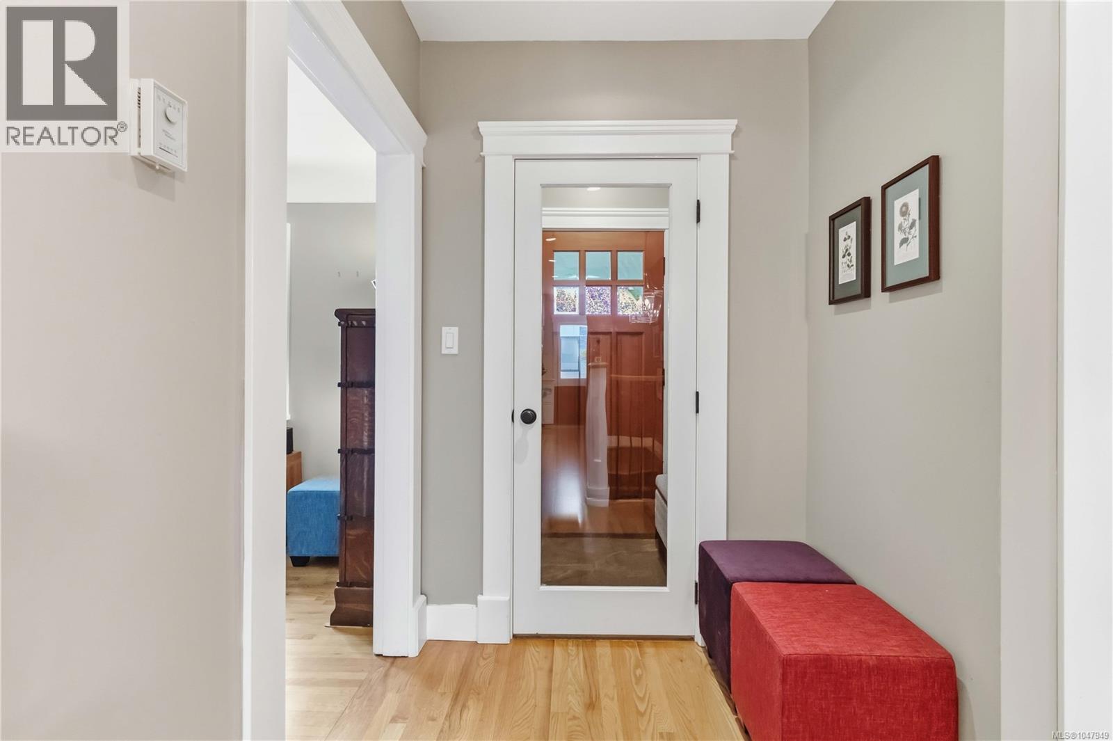 590 Monterey Ave, Oak Bay