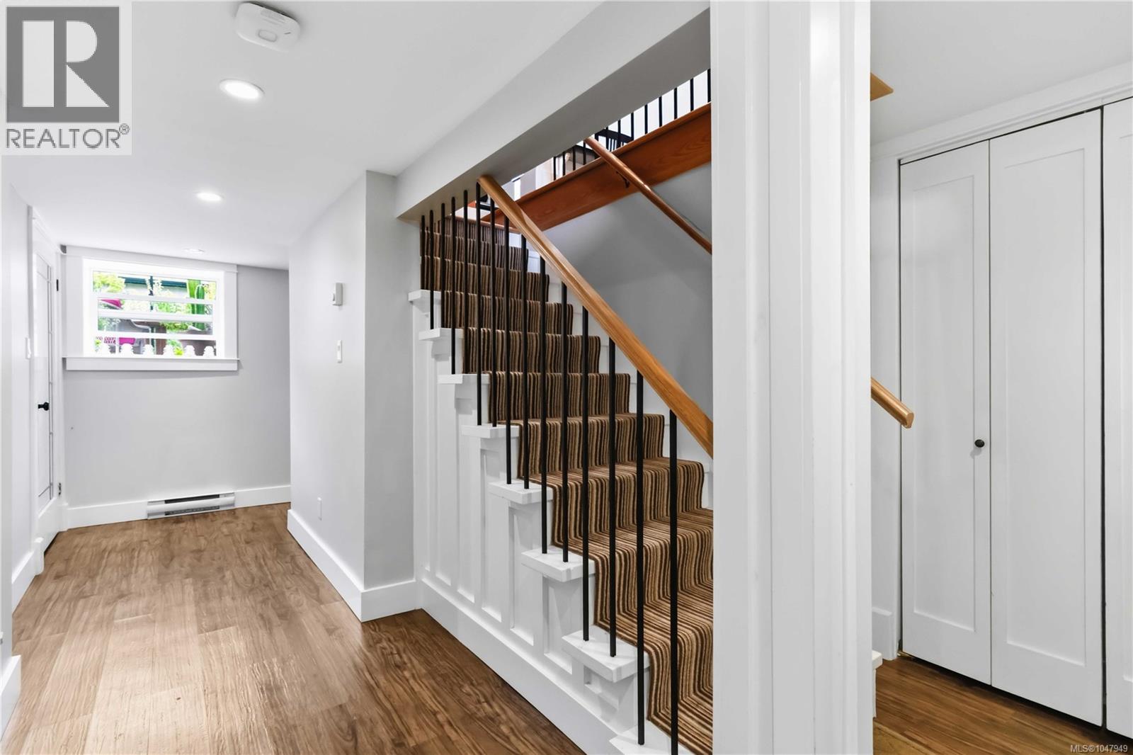 590 Monterey Ave - 33
