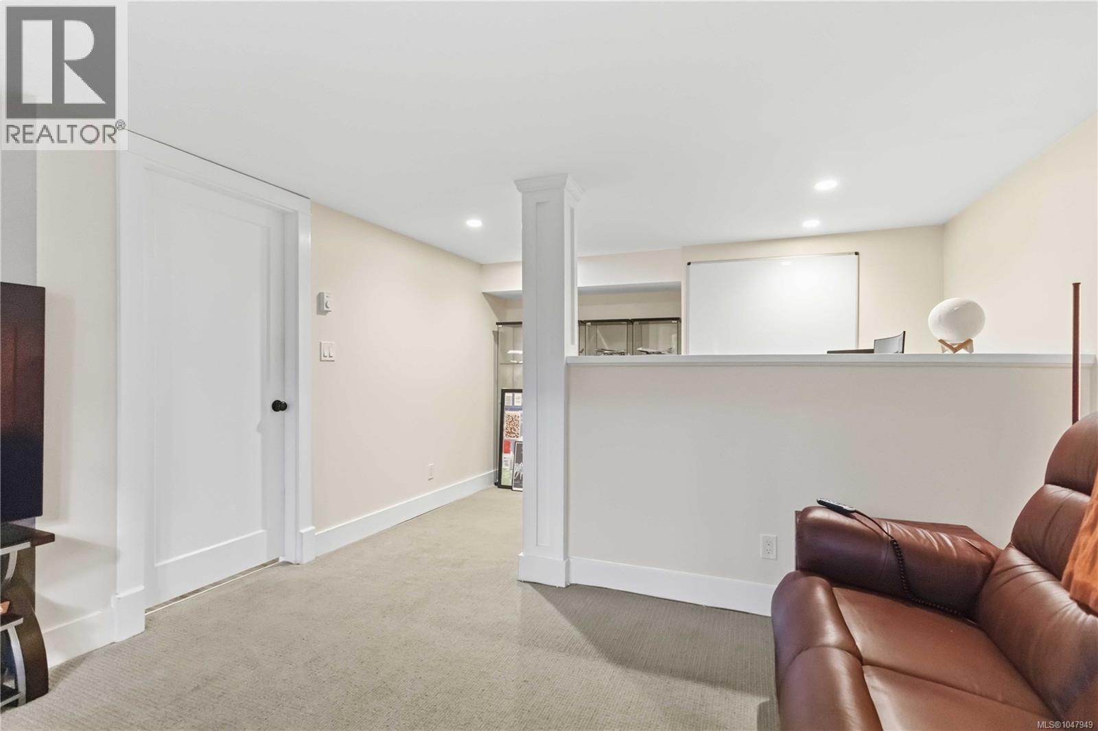 590 Monterey Ave - 35