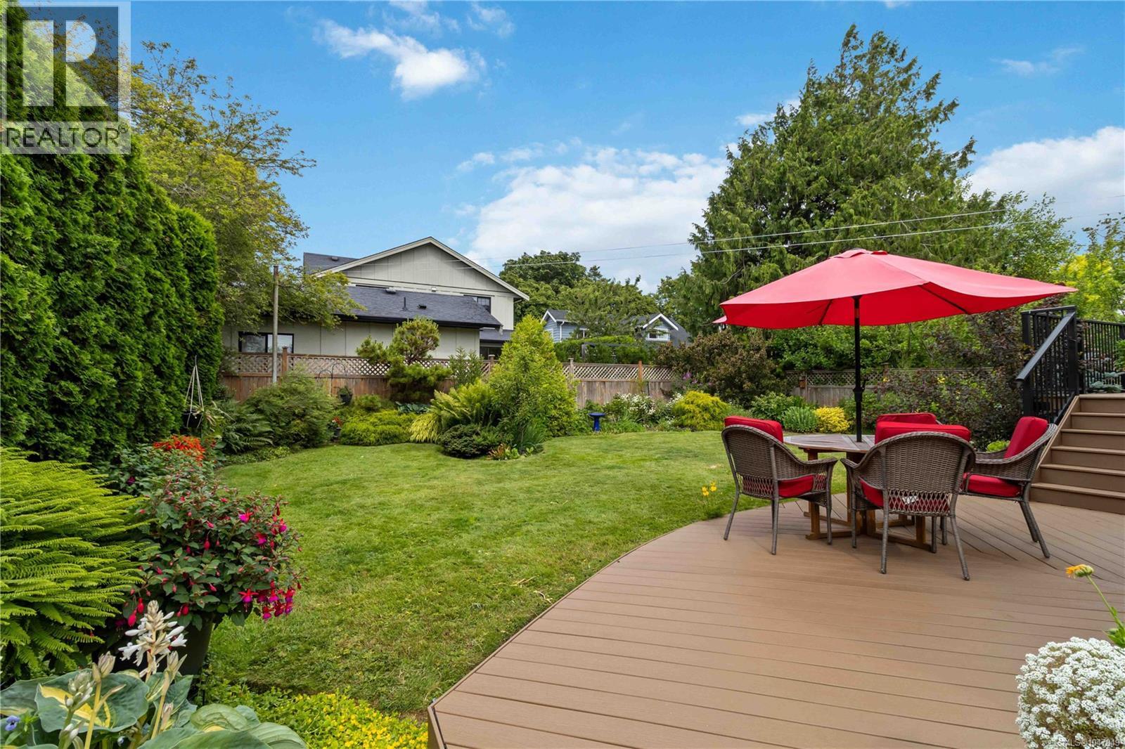 590 Monterey Ave - 47