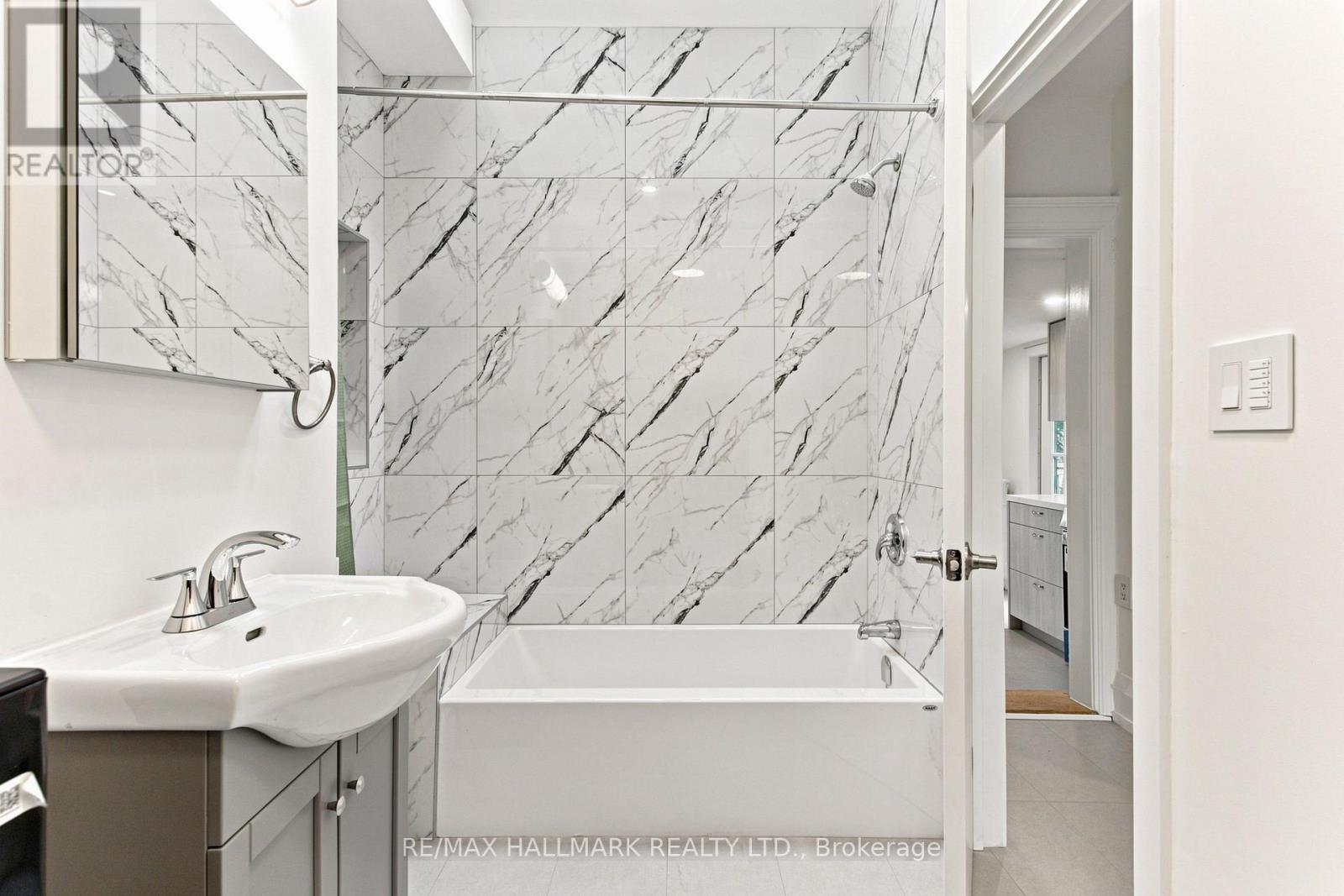 UPPER - 553 BROADVIEW AVENUE, Toronto (North Riverdale) — photo 8