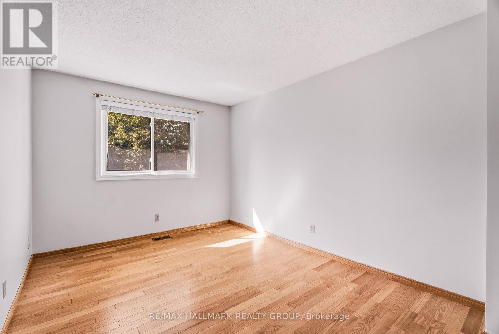 154 PRESLAND ROAD - 27
