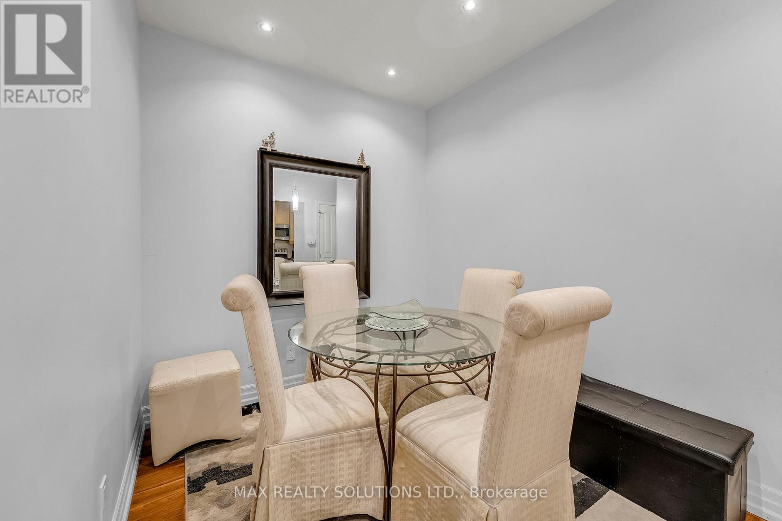 #319 20 BURKEBROOK PLACE - 17