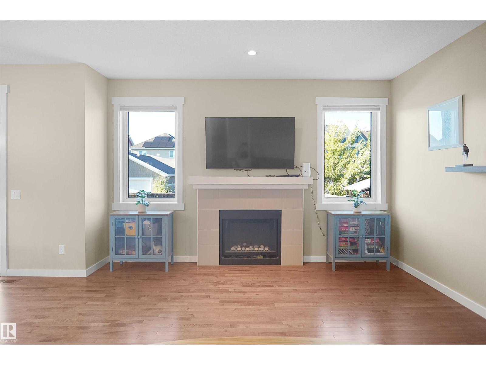 7812 18 AV SW - Image 24