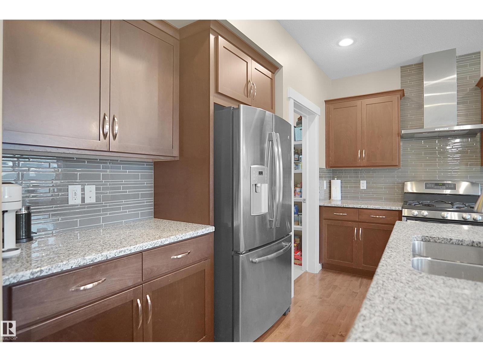 7812 18 AV SW - Image 26