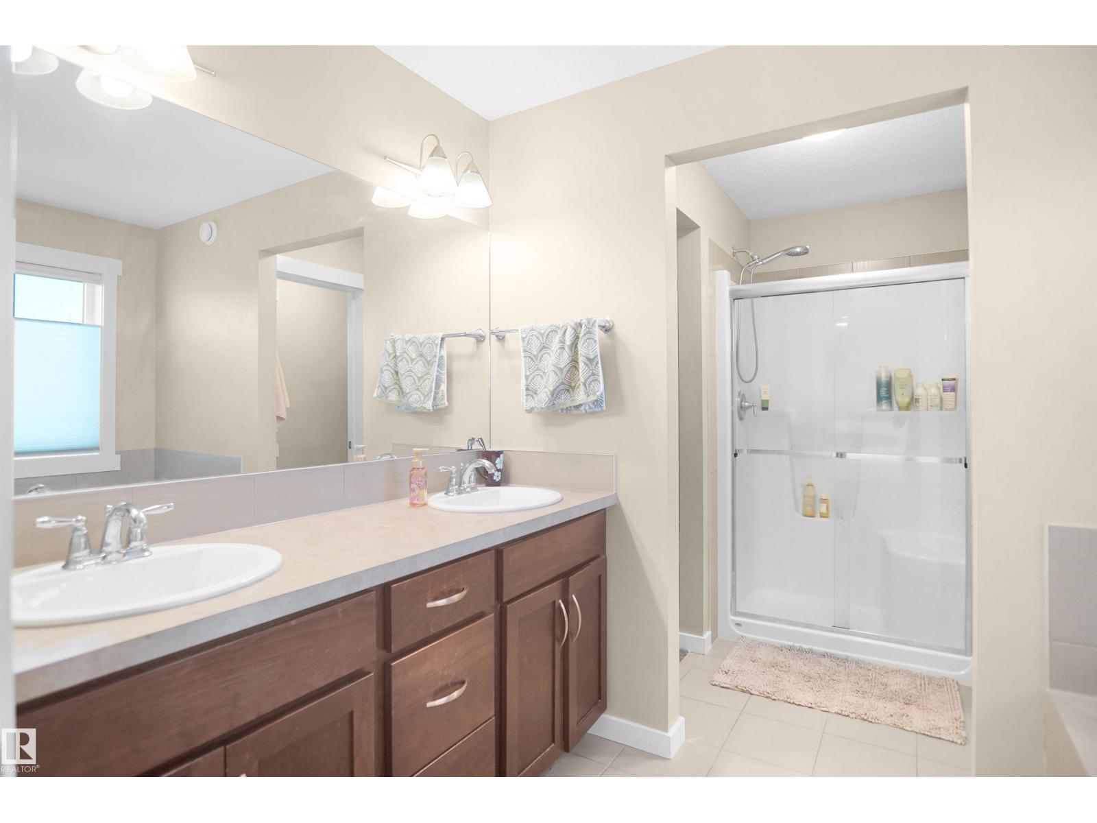 7812 18 AV SW - Image 37