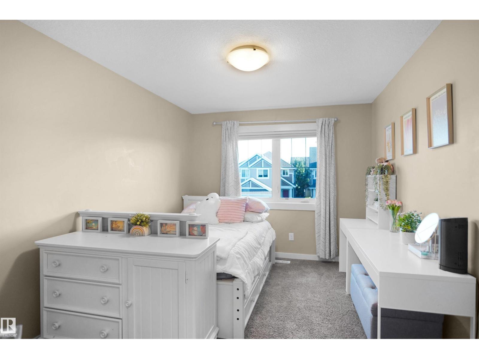 7812 18 AV SW - Image 44
