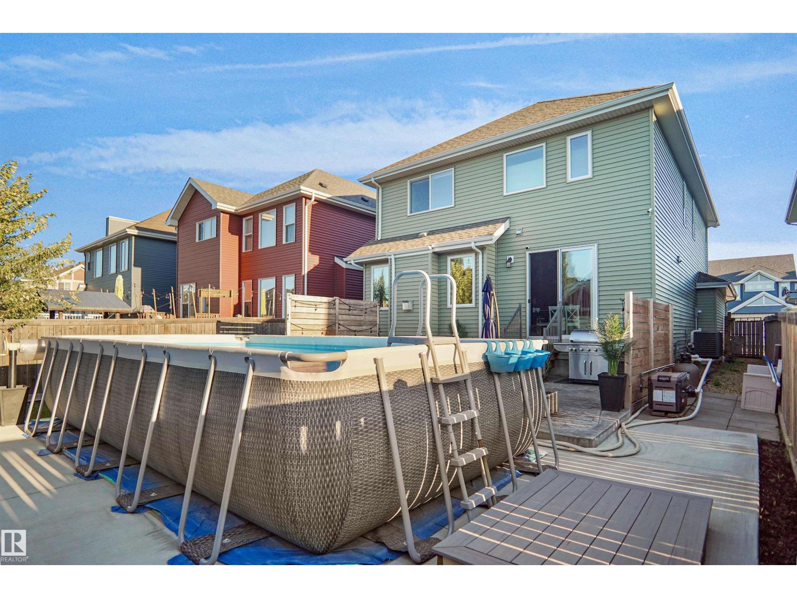 7812 18 AV SW - 51