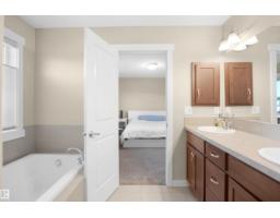 7812 18 Av Sw, Edmonton, AB T6X0V3 Photo 39