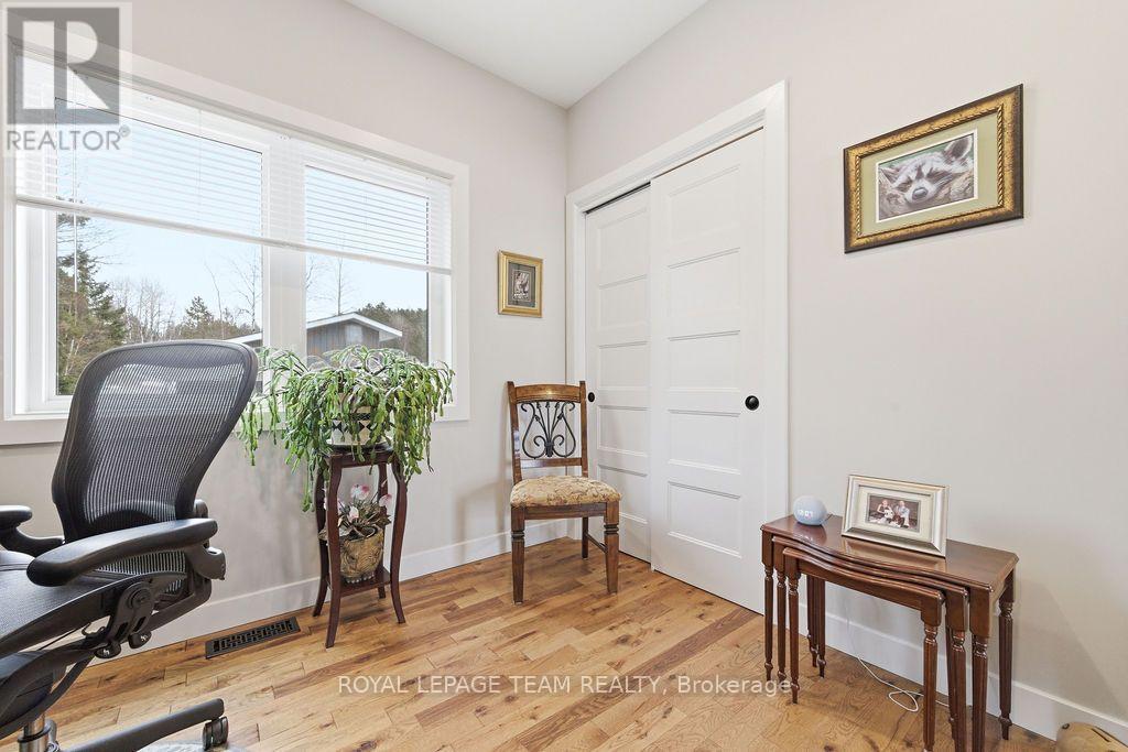 42153 COMBERMERE ROAD - Image 48