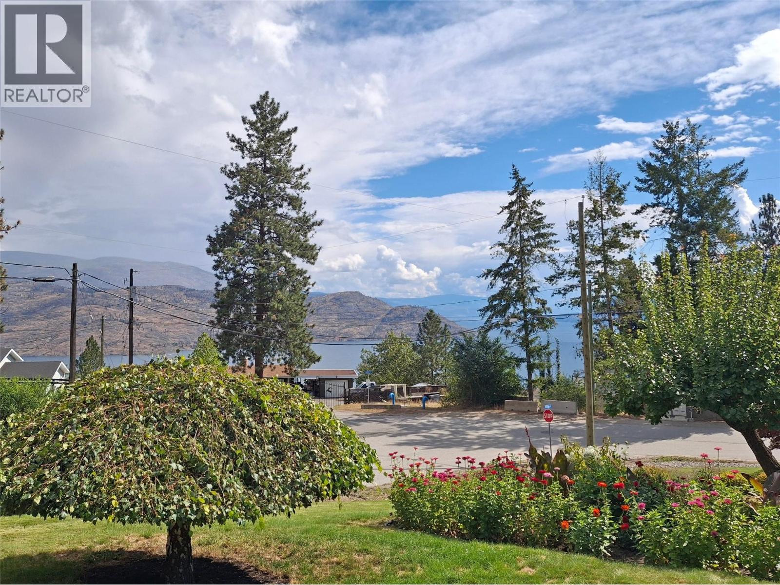 5990 Victoria Street, Peachland