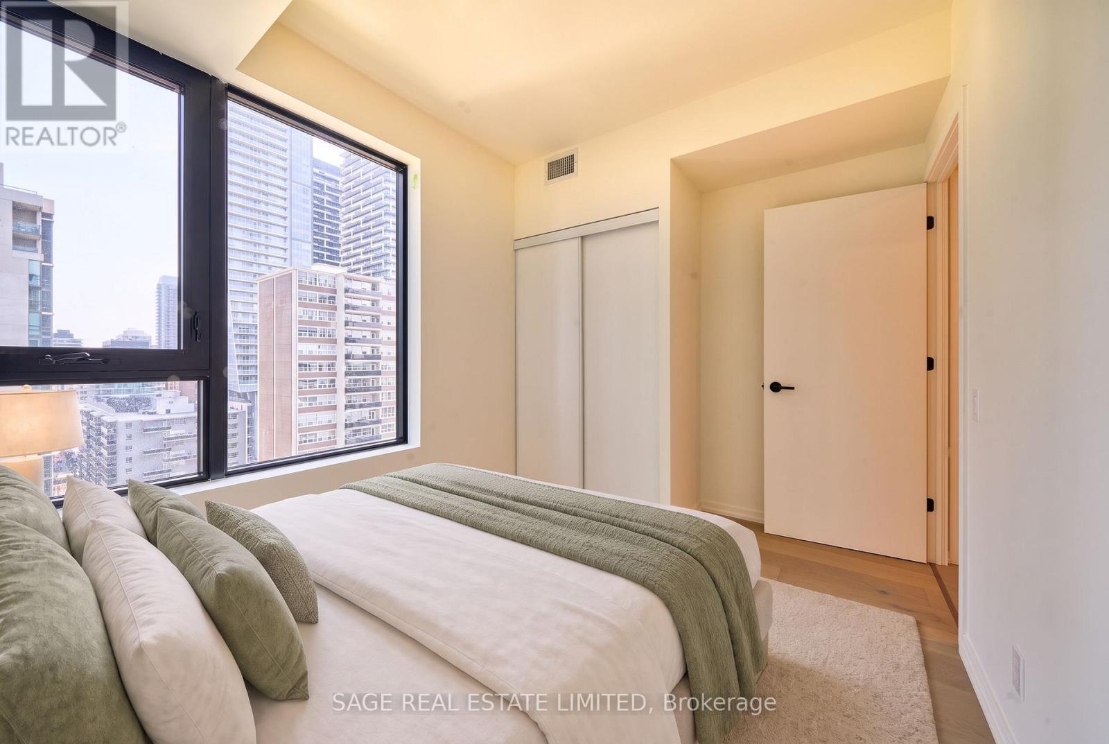#1508 109 ERSKINE AVENUE - 13