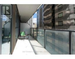 709 - 770 Bay Street, Toronto, ON M5G0A6 Photo 18
