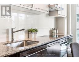 709 - 770 Bay Street, Toronto, ON M5G0A6 Photo 22