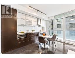 709 - 770 Bay Street, Toronto, ON M5G0A6 Photo 9