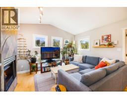303 1528 Bowser Avenue, North Vancouver, BC V7P2Y3 Photo 10