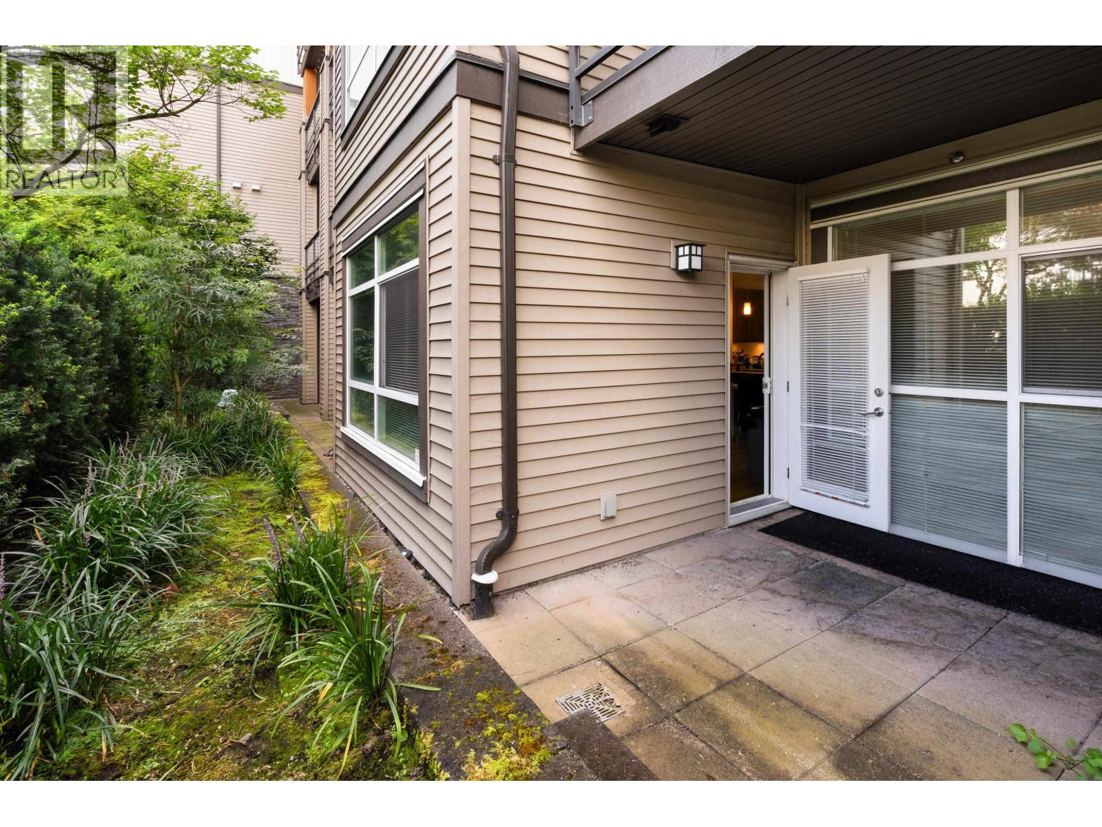 101 617 SMITH AVENUE, Coquitlam