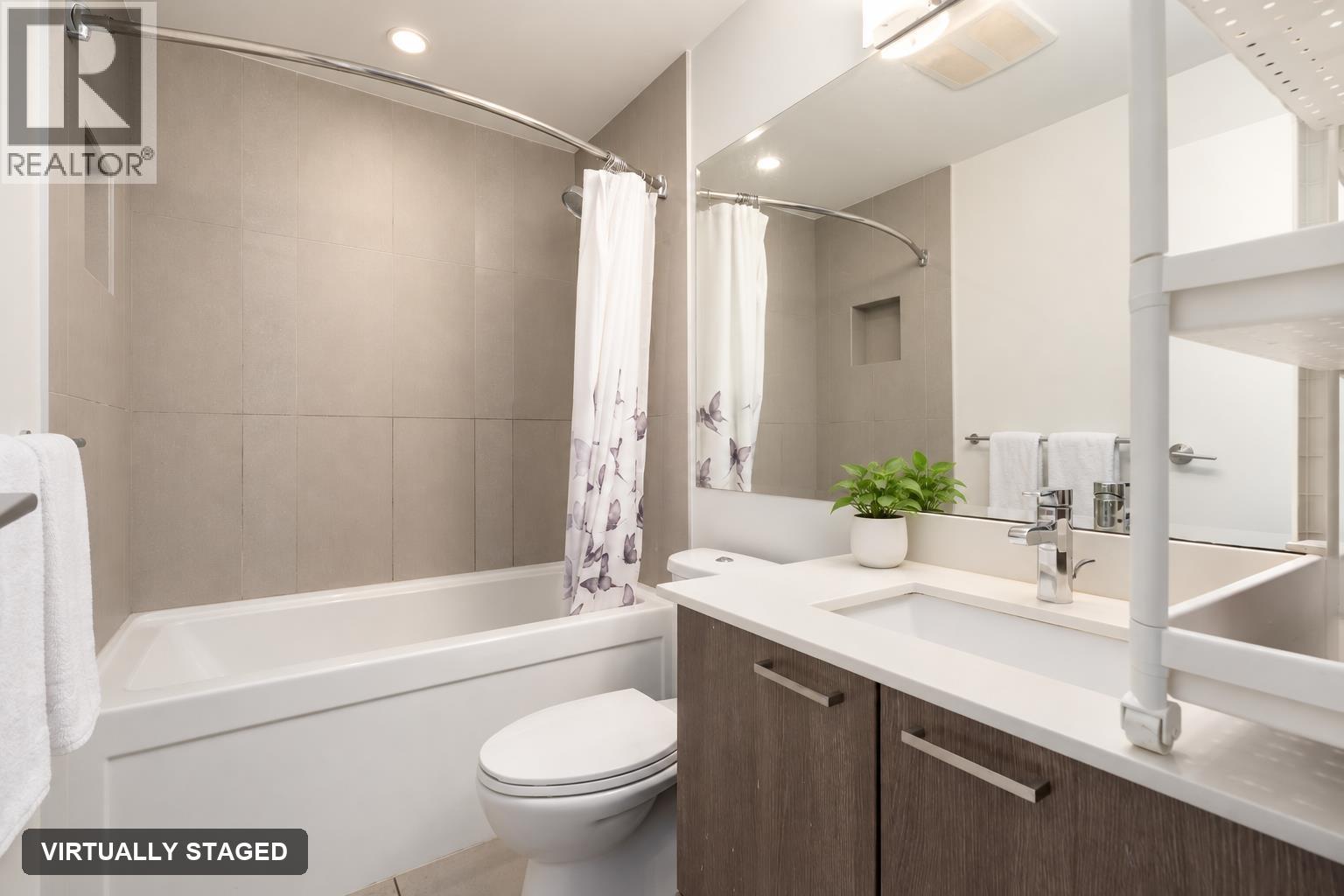 101 617 SMITH AVENUE, Coquitlam