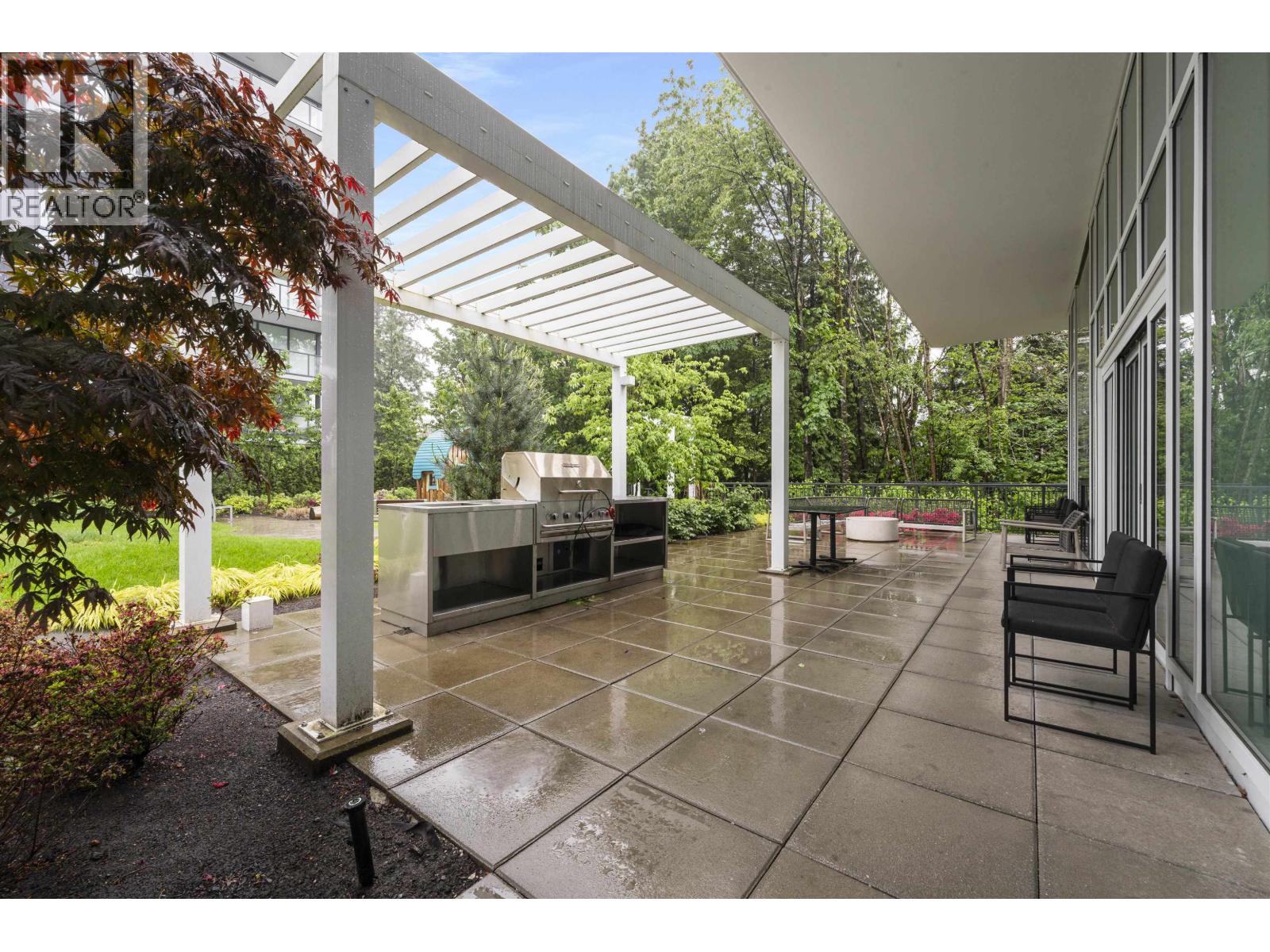 608 585 AUSTIN AVENUE, Coquitlam