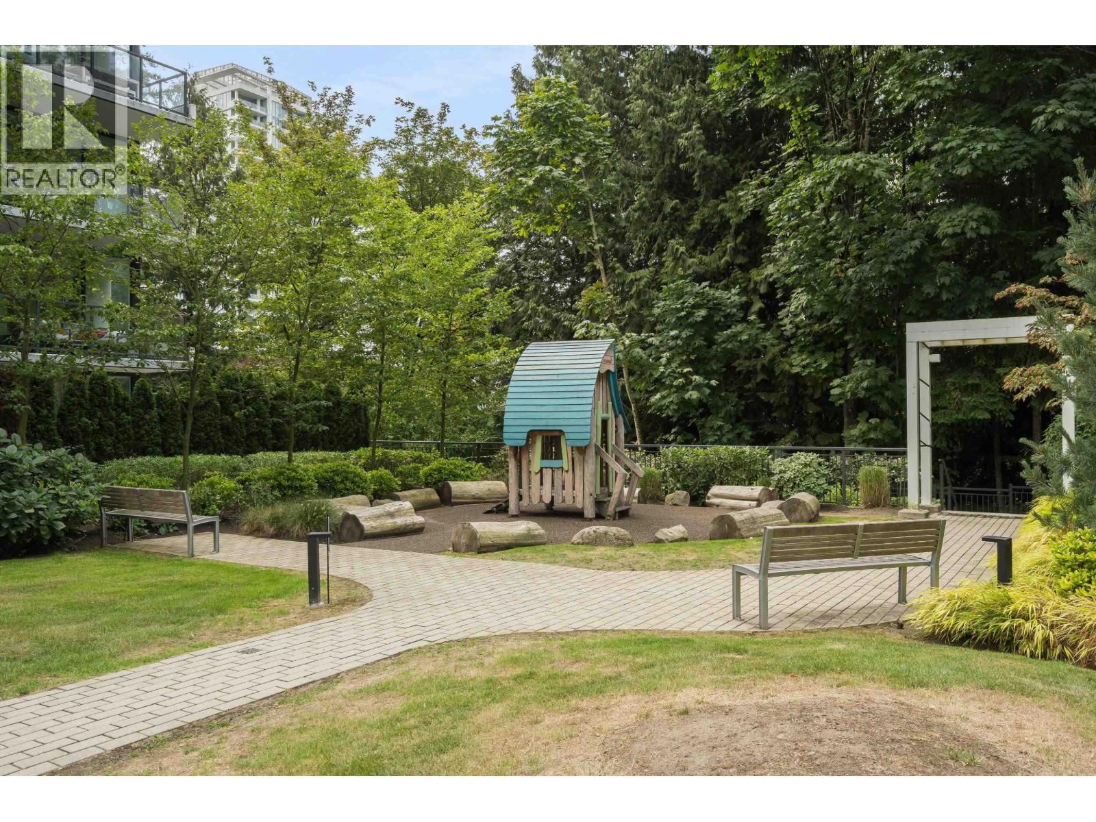 608 585 AUSTIN AVENUE, Coquitlam