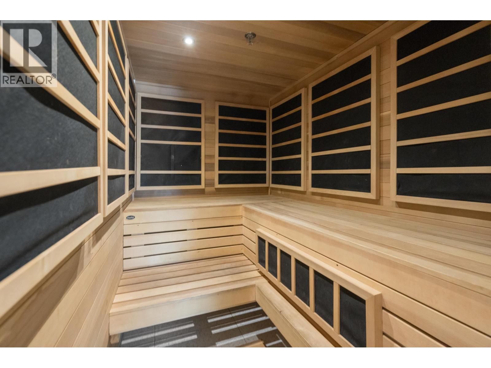 608 585 AUSTIN AVENUE, Coquitlam